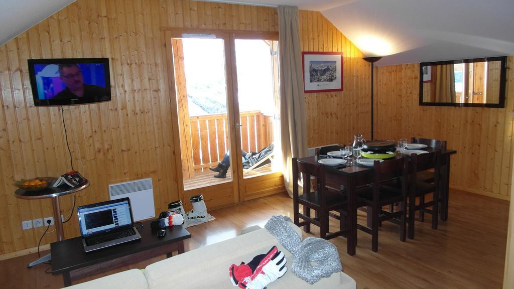 Residence Goelia Les Chalets Des Ecourts Сен-Жан-д'Арв Номер фото